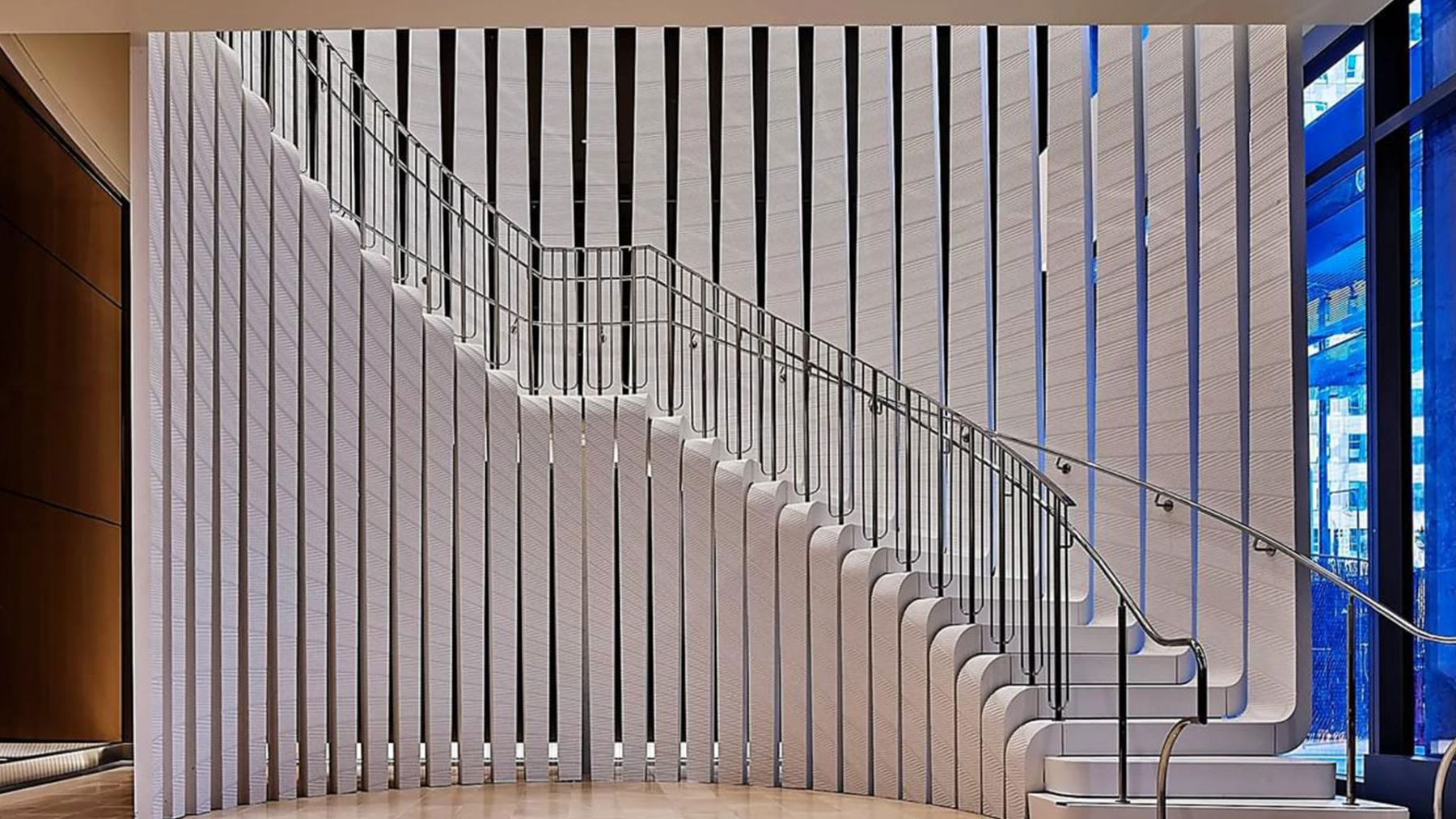 sites/corian-us.telkeadev.lu/IMG/jpg/hero-mr-walls-8-and-fig-stair.jpg