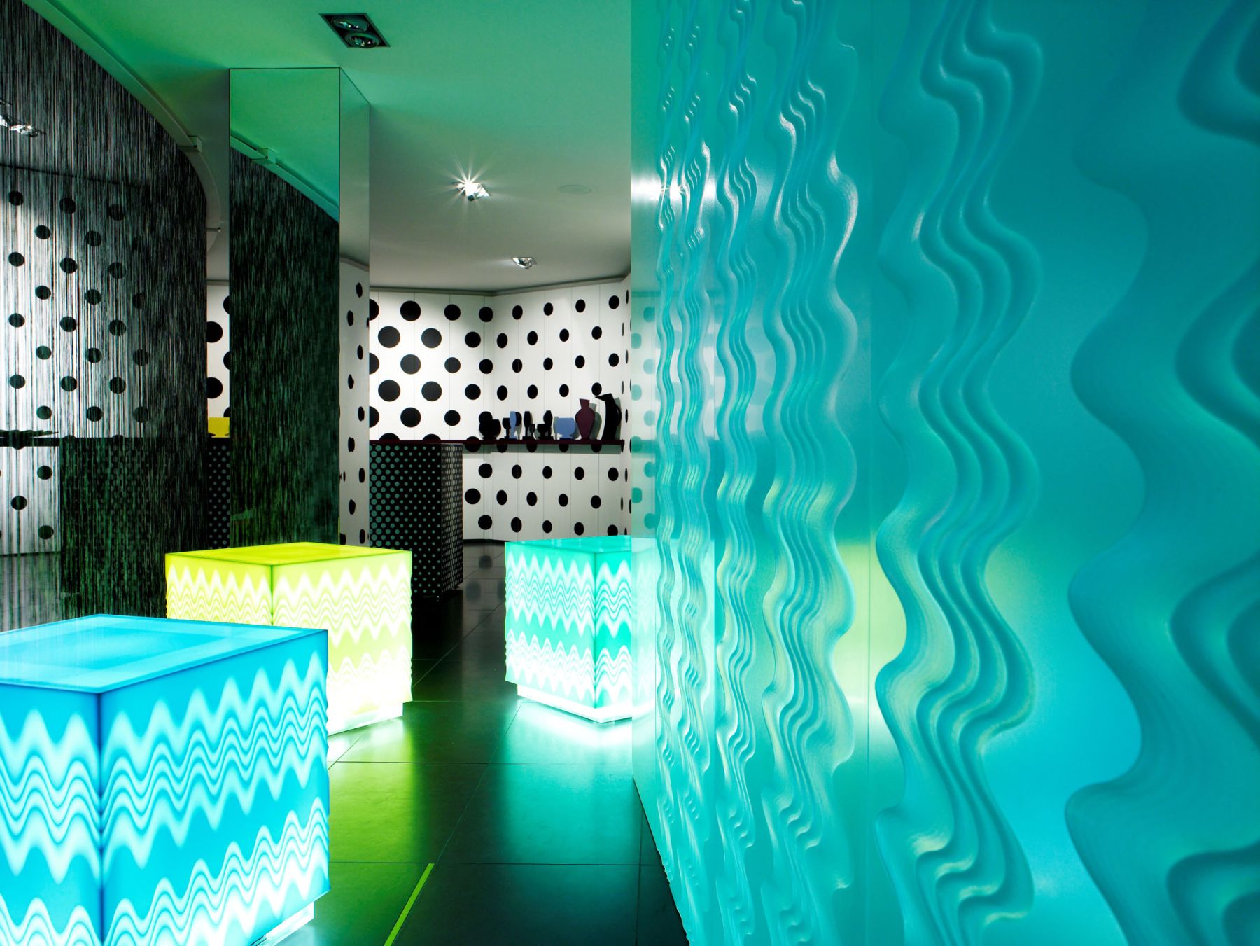 sites/corian-us.telkeadev.lu/IMG/jpg/uses-and-app-corian-loves-missoni-photo-leo-torri-1.jpg