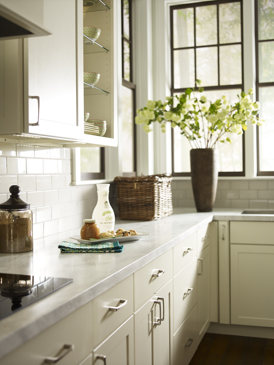 sites/corian-us.telkeadev.lu/IMG/jpg/dbi_2015_corian_clam_shell_residential_kitchen_from_masterbrand_2_-2.jpg